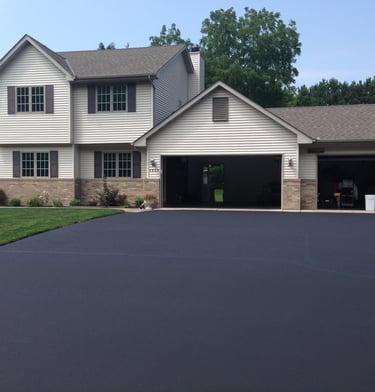 Freshly sealcoated London ON driveway