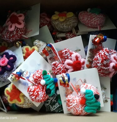 Doos met kerstkaarten met hartjes