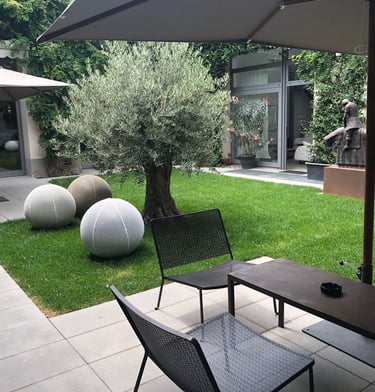 Spazio, stile e natura: benvenuti al Loft Garden. Un ampio open space e un giardino di oltre 250 mq 