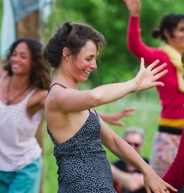 femmes qui dansent danse libre