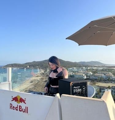 Kat Bendis performs at hard rock hotel rooftop  in Ibiza with Pioneer speakers .