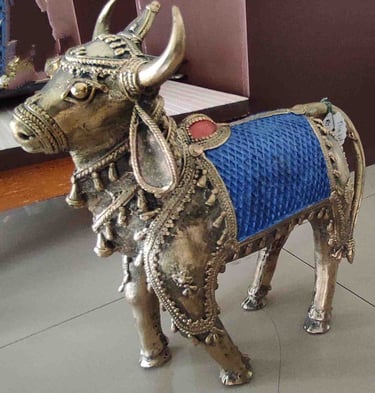 "Tribal brass bull sculpture–handcrafted Bastar art with blue painted-Export-ready"