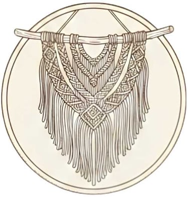 Un tapiz de macramé estilo bohemio hecho a mano con intrincados diseños tejidos y flecos en una rama