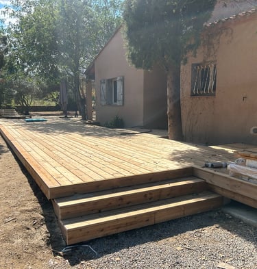 Création d'une terrasse bois sur mesure