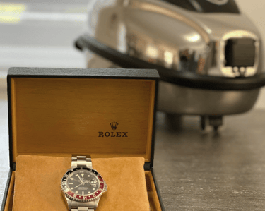 Precyzyjne i bezpieczne czyszczenie biżuterii oraz zegarków przywracające pierwotny blask dzięki urządzeniu EV Atlantis.