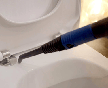 Sterylna dezynfekcja toalety i usuwanie niebezpiecznych bakterii bez użycia żrących chemikaliów dzięki sile pary EV Atlantis.