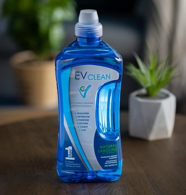 Ekologiczny koncentrat czyszczący EV Clean z naturalną lanoliną. Płyn do usuwania plam i czyszczenia, w 100% bezpieczny.