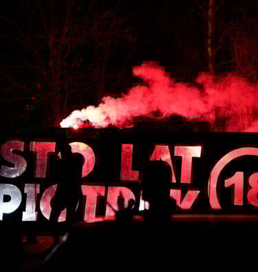 fajerwerki z napisem 18 lat prezent na osiemnastke