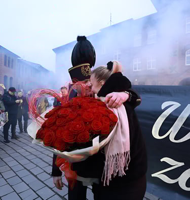 napis wyjdziesz za mnie zareczyny wyjątkowe zaręczyny z pirotechniką