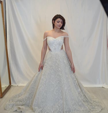 Gelinlik modellerimizde büyük indirimler sizleri bekliyor