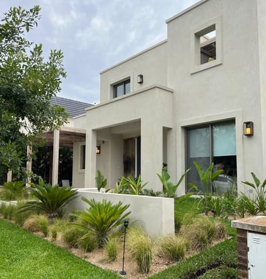 Pilar del Este de lado