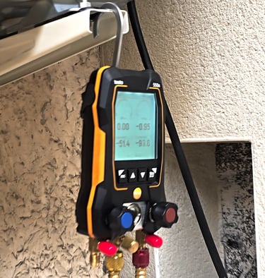 Manomètres lors d'un tirage au vide d'un groupe de climatisation