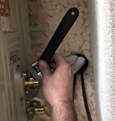 Serrage de dudgeons lors d'une mise en service