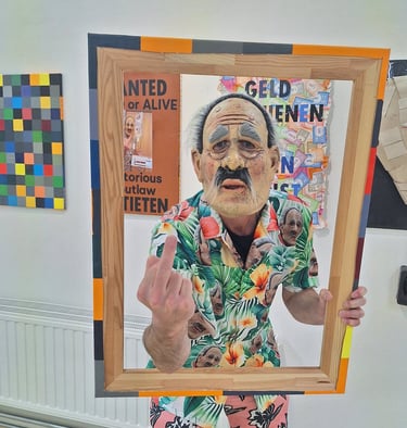 Henk Tieten is kunstenaar met een masker