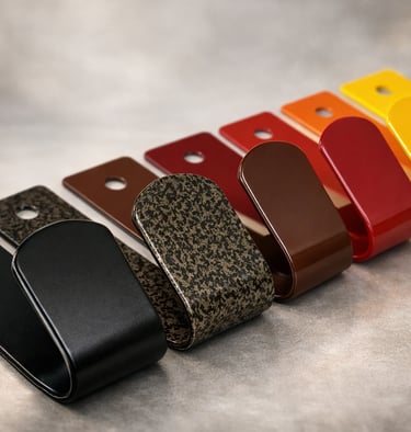 Spalvoti metaliniai kabliukai po miltelinio dažymo