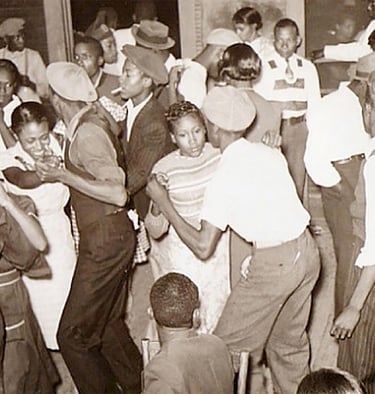 Photo of juke joint in Mississippi, early 20th century.