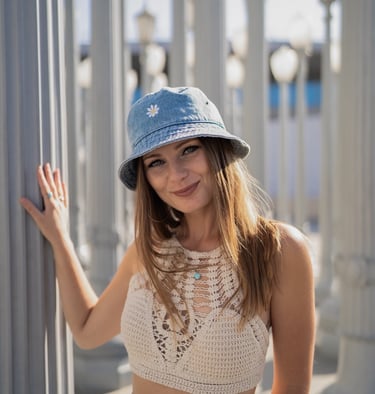 a life coach who empowers other woman in their thirties