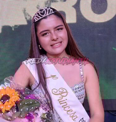 1ra Princesa del Colegio Nacional 3 2025