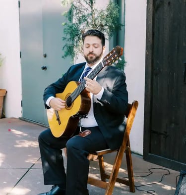Alan Rigoletto playing a wedding in La Cañada Flintridge. Photo by Elyana Photography