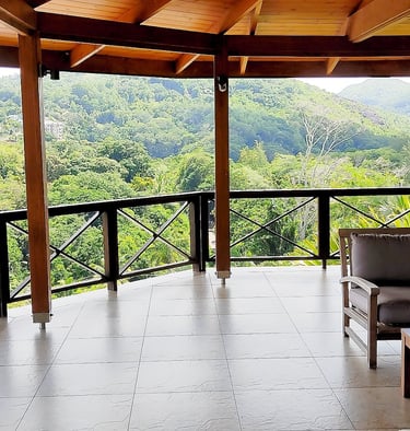 Guest House in Anse Soleil area for $ 1.8 million