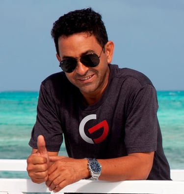 Foto de Miguel Guillermo Martín Figueredo Diseñador Gráfico y CEO de Guilles Designs