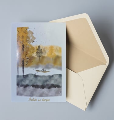 Carte postale avec un décor aquarelle, une barque et un homme qui rame. Forêt autour