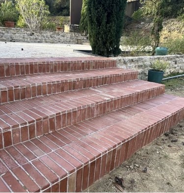 Briquettes-rouges-terre-cuite Bollene Vaucluse