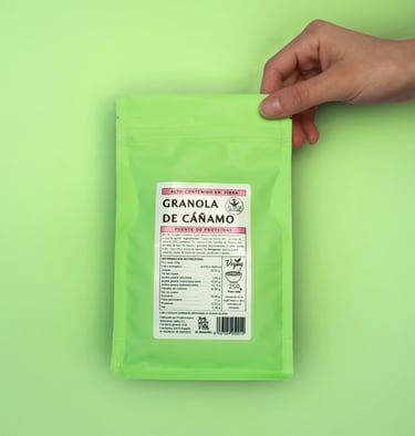 Granola con cáñamo | Mezcla crujiente de cereales, frutos secos y frutas deshidratadas | 100% natura