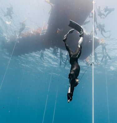 afa zhang in a freediving competition