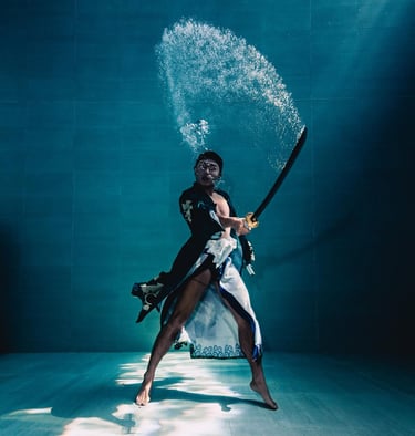 Afa Zhang doing an incredible sword trick underwater - photo by @kennywang627