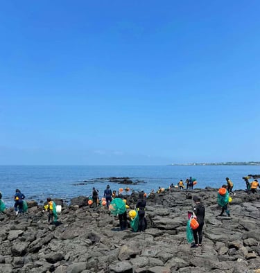  group of Haenyeos preparing for their dive