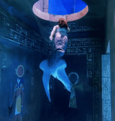 Helenaunderwater at the Deep Dive in Dubai