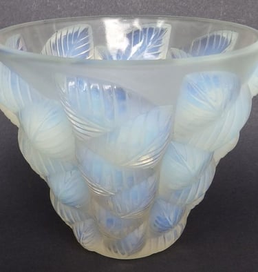 Daum painted cameo bowl at £720