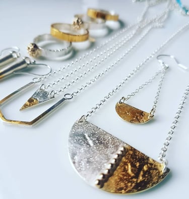Lagoon necklaces with 9ct gold