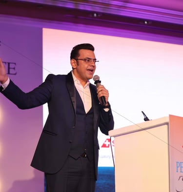 Cyrus Sahukar hosting the HSBC Peaklife Regatta 2023 event