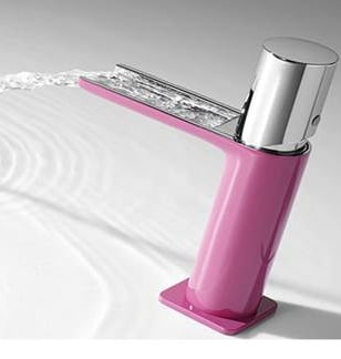 una vernice ad acqua idrosolubile e trasparente