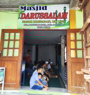 Masjid Darussalam Mandalay Batam Beras Harumas Jumat Berkah Pembagian Nasi Bungkus