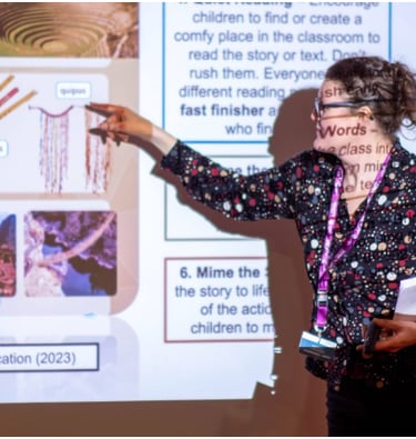 Harriet Thompson teaching a theatre training course in Spain