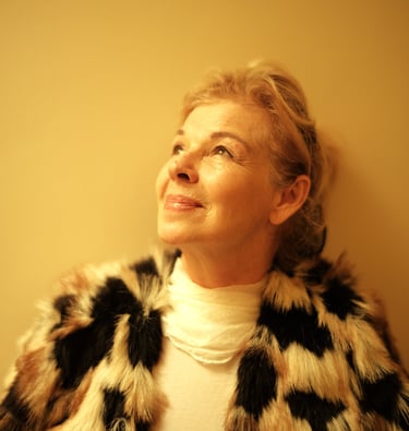 Tarot Reader Los Angeles in person & online tarot readings by Maya Britan psychic artist