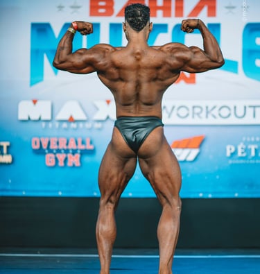 Homem com corpo musculoso