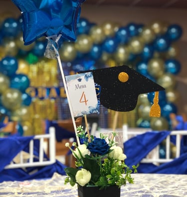 Decoración de centro de mesa para graduación, centro de mesa elegante para evento, arreglo de mesa e