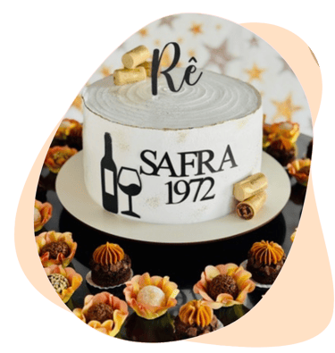 bolo de aniversário e docinhos para festa