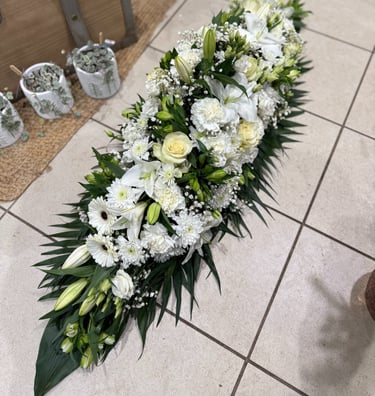 dessus de cercueil par Artisan Fleuriste Ergué-Gabéric proche de Quimper