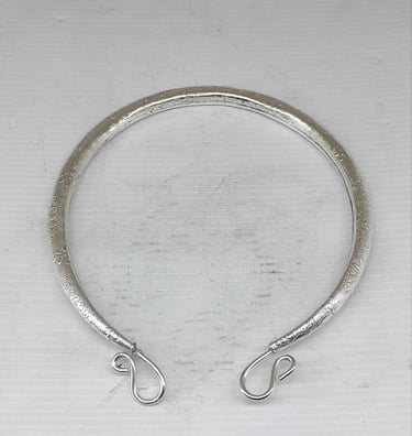 "Ethnic tribal neckpiece with bold kada-style design–handcrafted choker necklace-for export markets"