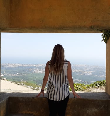 Martina on top of a mountain in Cascais.