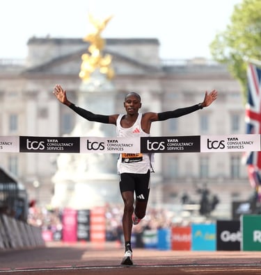 Sabastian Sawe of Kenya celebrates his victory at the 2025 TCS London Marathon.