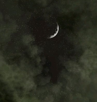 cuarto menguante en un cielo estrellado con nubes difusas, simulando una neblina etérea