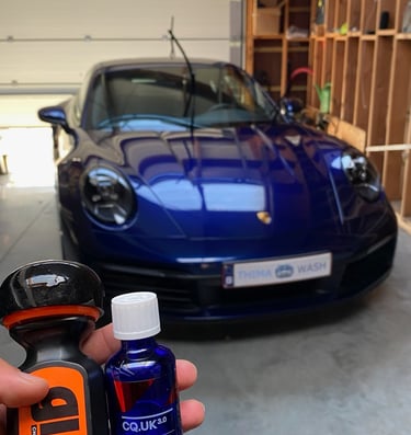 protection céramique sur la carrosserie et les vitres d'une Porsche 911 à Celles