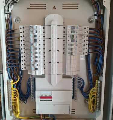 3 phase electrician