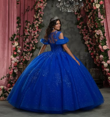 vestido de quinceañera azul rey con mangas desmontables